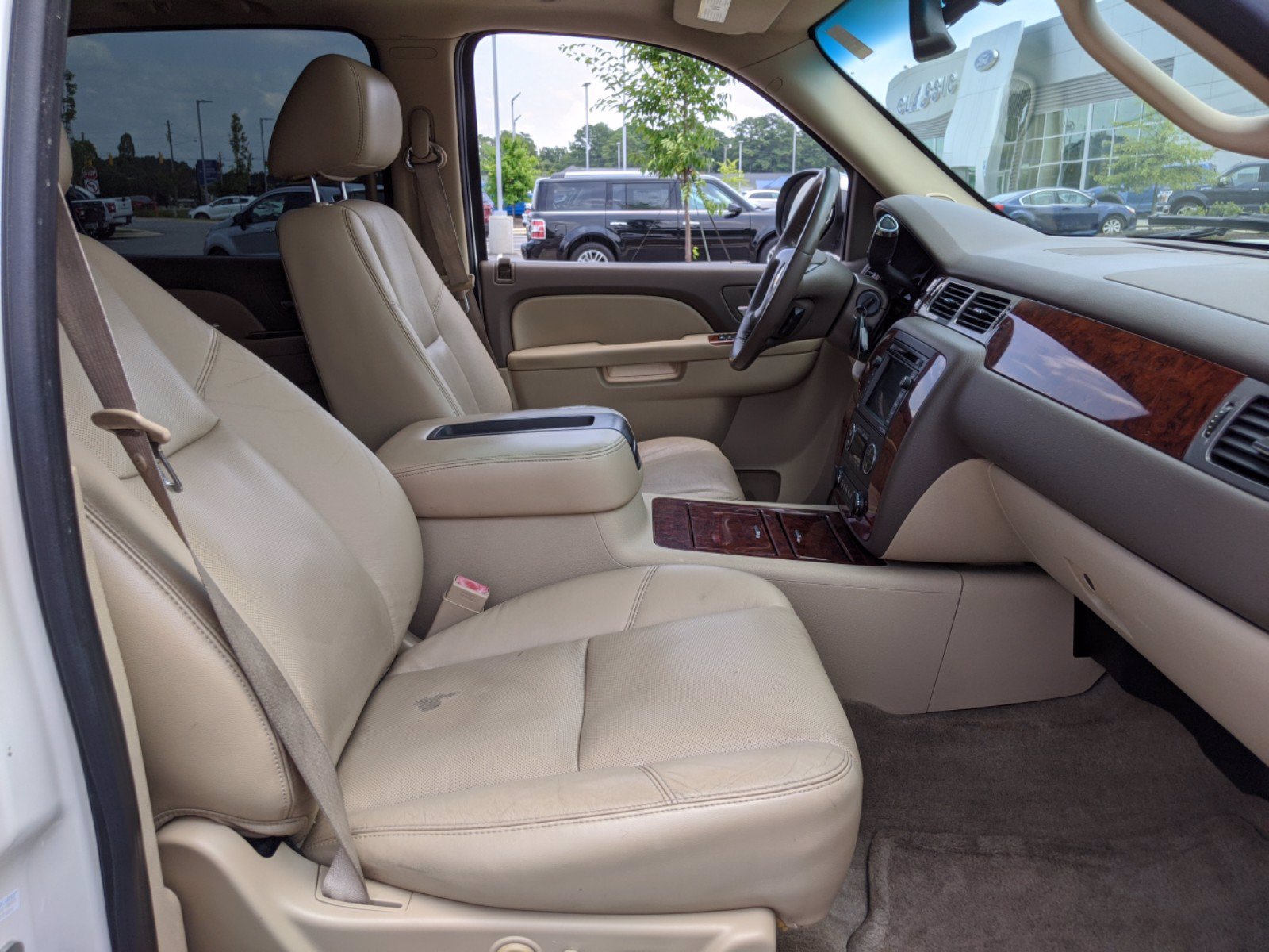 Pre-Owned 2011 Chevrolet Suburban LTZ With Navigation