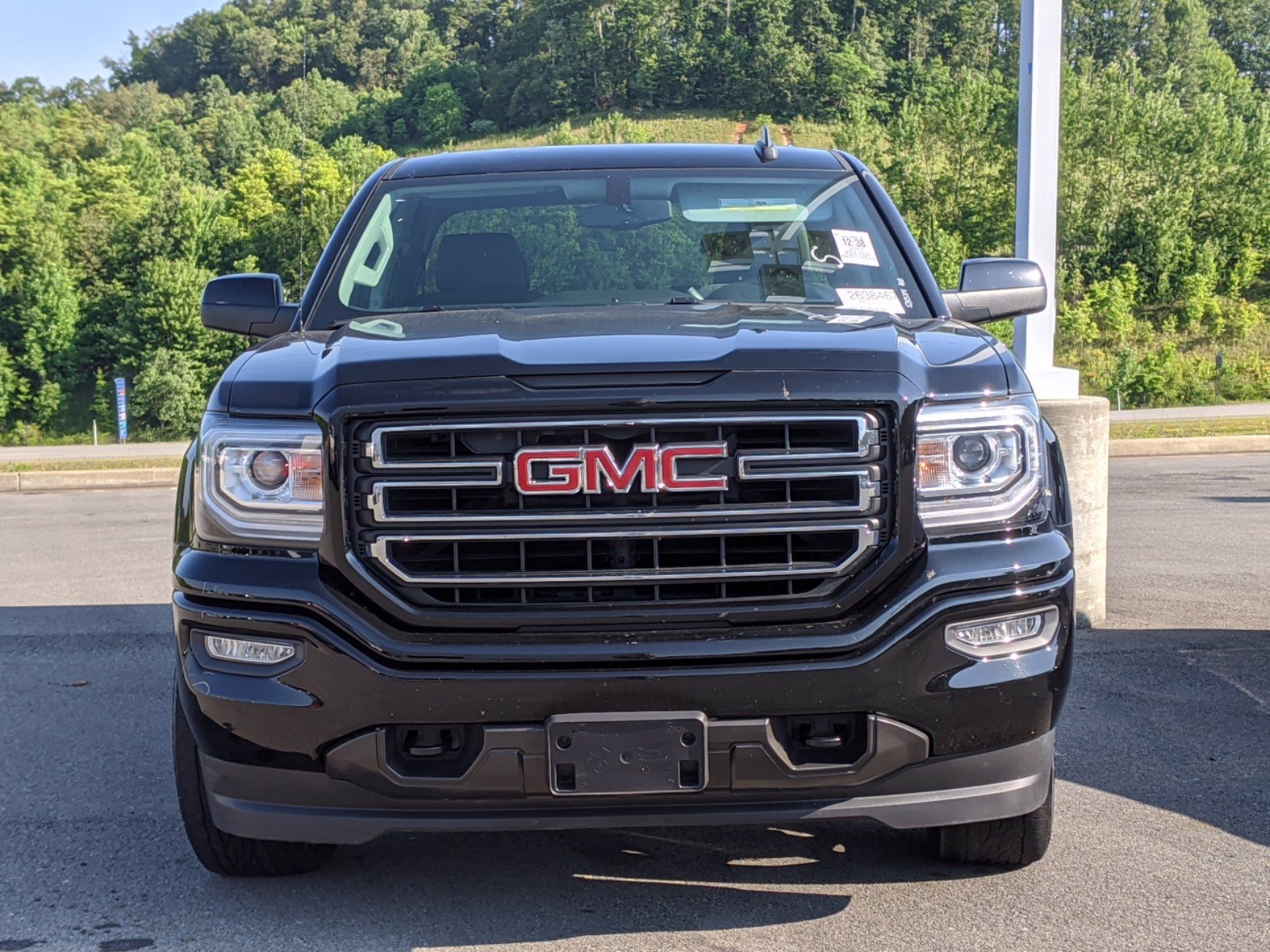 Pre-Owned 2017 GMC Sierra 1500 SLE 4WD