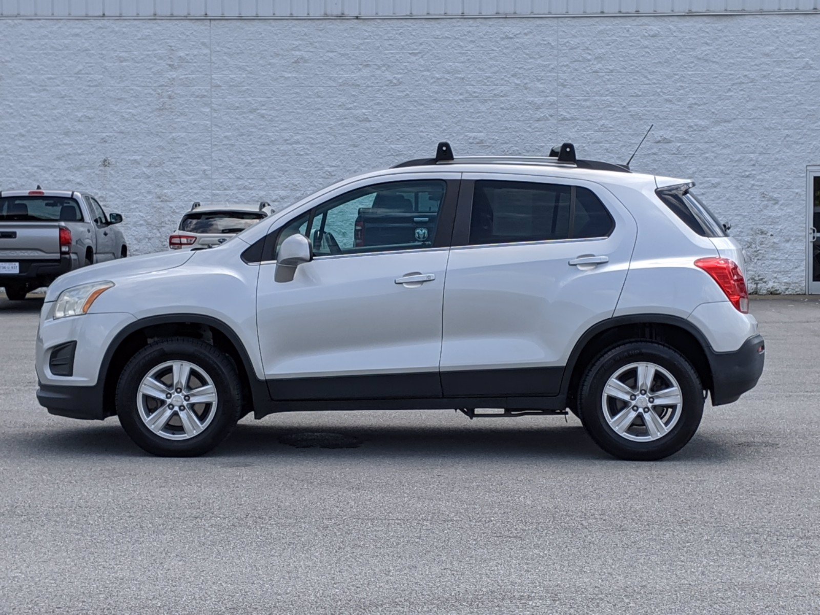 2016 chevy trax awd radio features