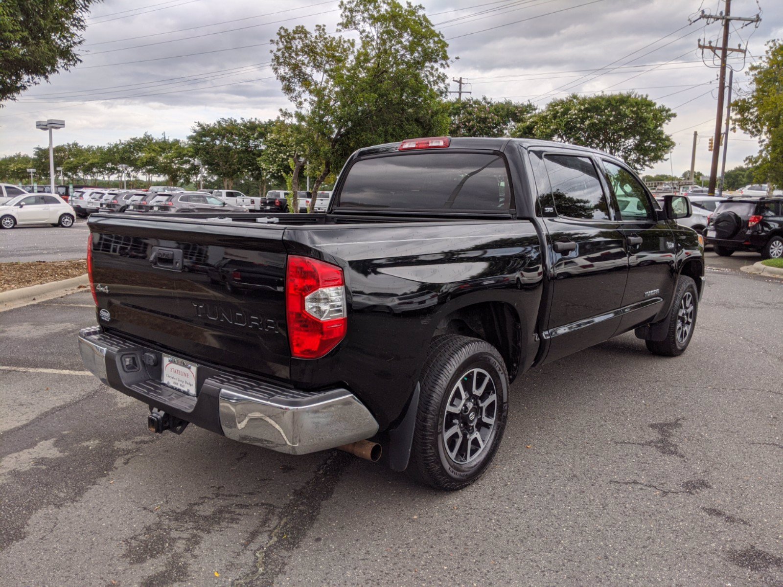 Pre-Owned 2017 Toyota Tundra 4WD SR5 4WD